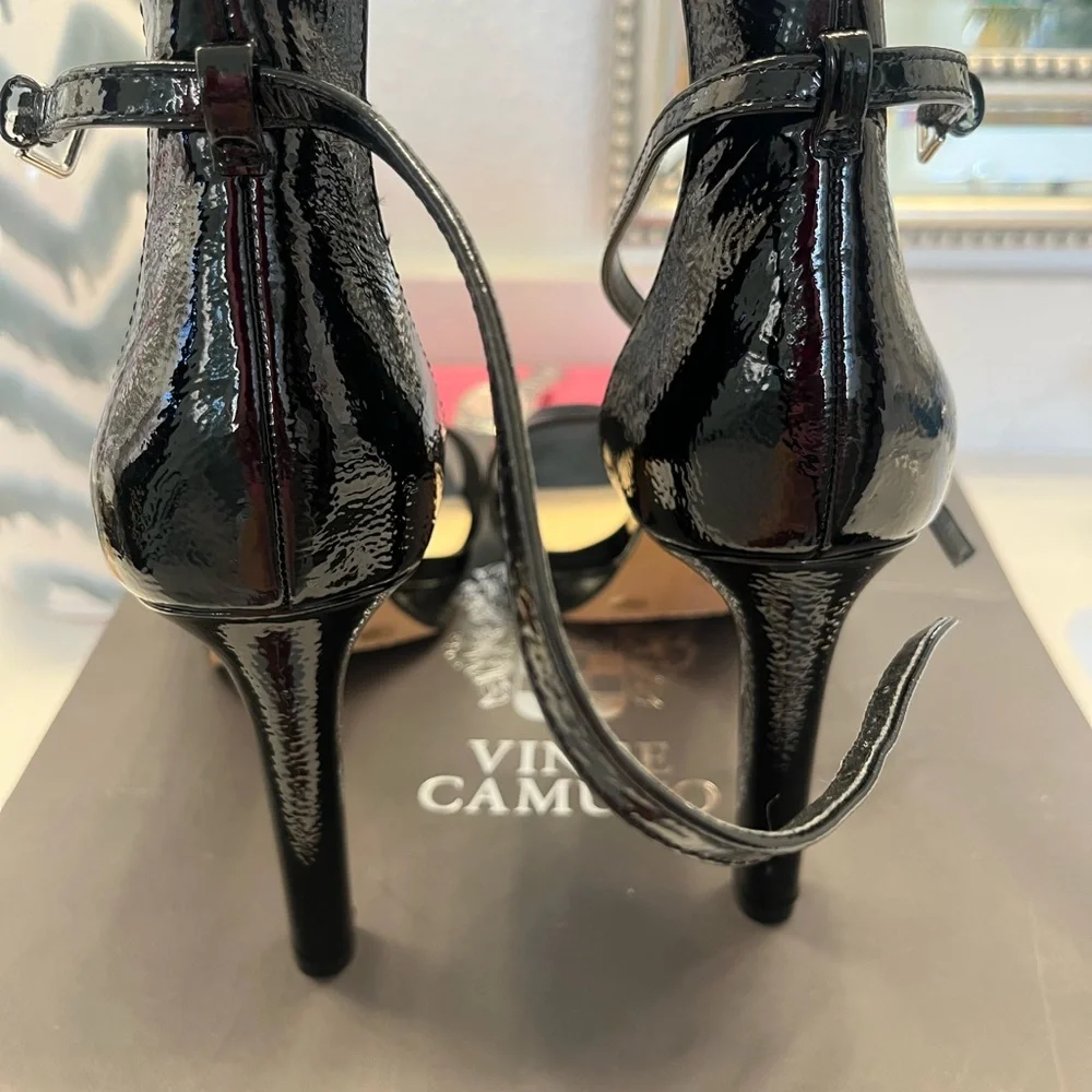 New in box! Vince Camuto Balindia Platform Sandal.  Black - Picture 7 of 7